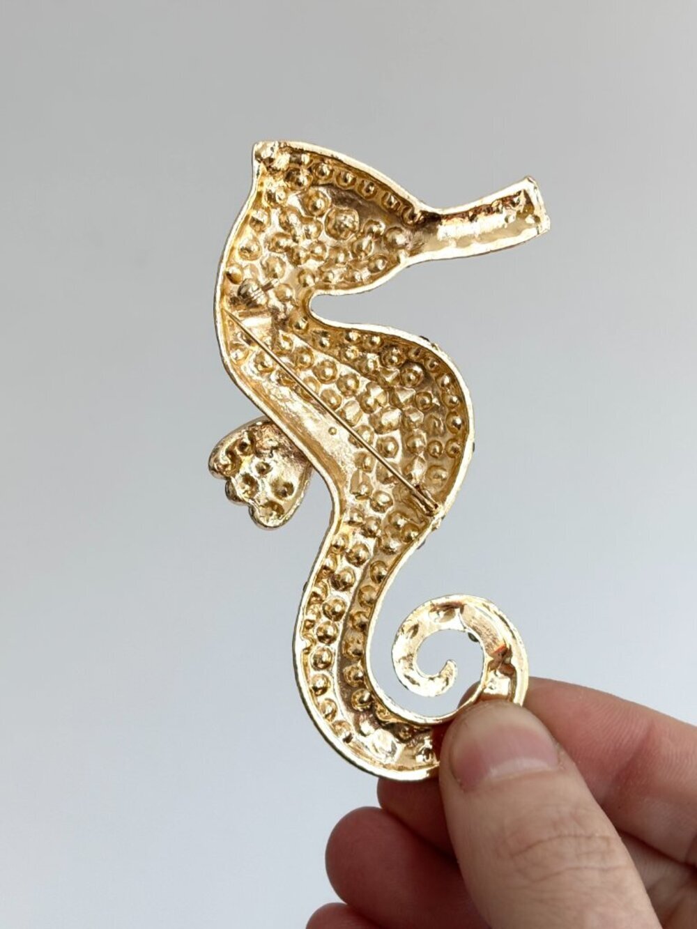 Seahorse Rainbow Rhinestone Gold Toned Jumbo Vintage Inspired Brooch Pin - Picture 16 of 16